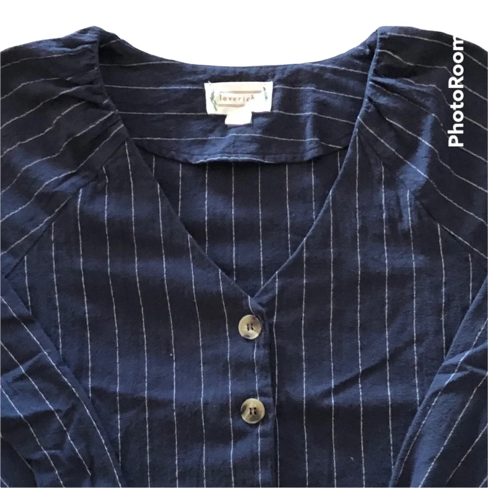 LOVERICHE VNECK BUTTON UP BLOUSE LONG SLEEVE NAVY WITH STRIPES SHIRT SIZE SMALL - Picture 6 of 6